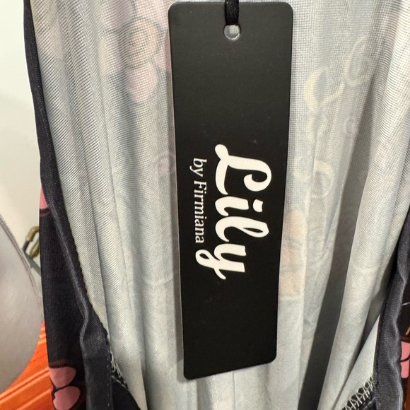 Beautiful dress - Picture 5 of 5